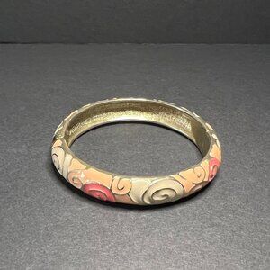 Vintage Swirl Textured Pink & White Enamel Gold Tone Hinged Cuff Bangle Bracelet